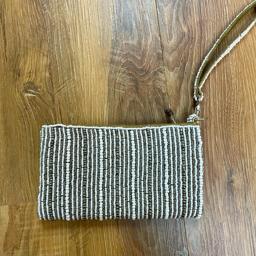 SOLD♥️ Vintage Tommy Bahama beaded clutch - Picture 3 of 5